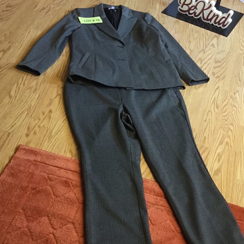 Size 14/16 fall/winter weight herringbone suit